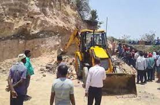 anuppur, Two women died ,closed mine