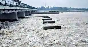 new delhi, Yamuna river , danger mark