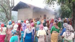 imphal, Women torched , Manipur case
