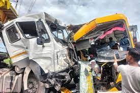 raigarh, Bus driver killed , school bus and trailer