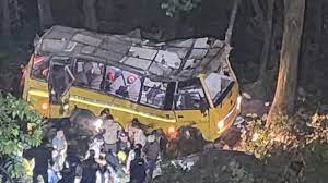 nainital,Bus falls , seven dead