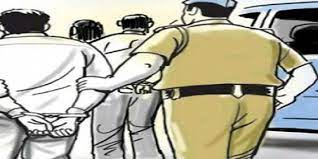 panna, Police caught ,manufacturing factory