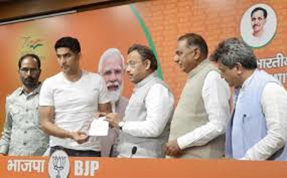 new delhi, Boxer Vijendra Singh ,joins BJP