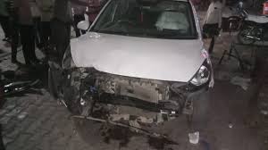 dosa, Car crushed , roadside
