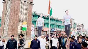 srinagar, Rahul Gandhi, hoisted the tricolor , Lal Chowk