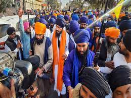 chandigarh, Fundamentalists attacked, Guru Granth Sahib