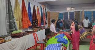 Balodabazar, Decorating Market , Kosa Handloom Fabrics