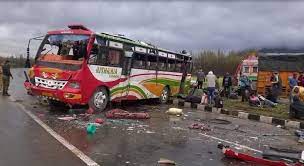 pulvama, Bus overturned , Avantipora