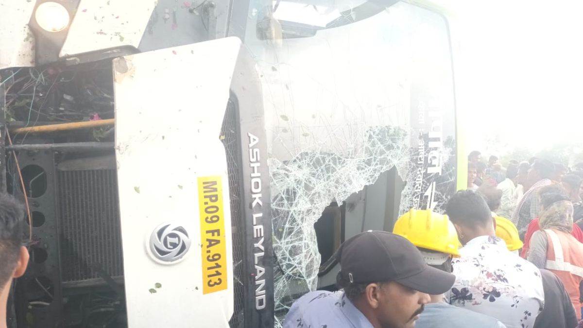 mandsour, Passenger bus ,four killed