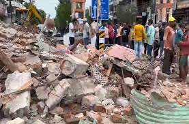 Bilaspur, Three-storey building, collapsed