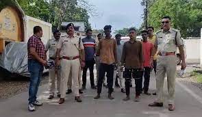 dhamtari, Police procession , knife-wielding youths