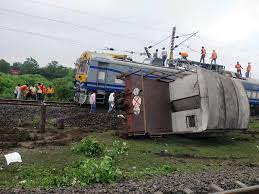 bhopal, Goods train derailed , Jabalpur-Itarsi 