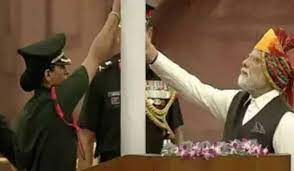 new delhi,  Prime Minister, hoisted the flag 