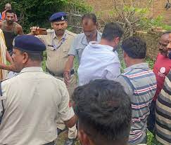 sehdol, Villagers beat Patwari, accused of grabbing 