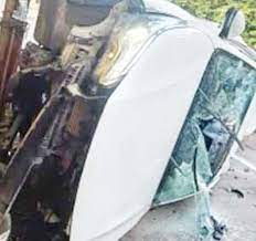 bhilai,  car collided , breaking the glass