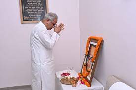 raipur, Chief Minister ,paid tribute 