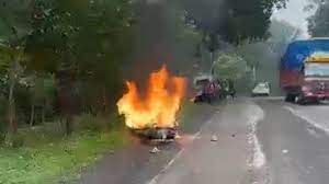 dantewada,  motorcycle caught fire , two motorcycles