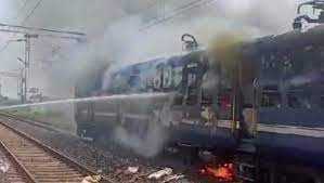 ratlam, Fire breaks out, Dahod-Anand MEMU train