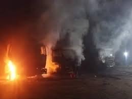 dantewada,Naxalites set fire ,asphalt plant