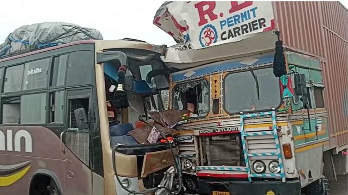 shivpuri, Bus and truck , accident 