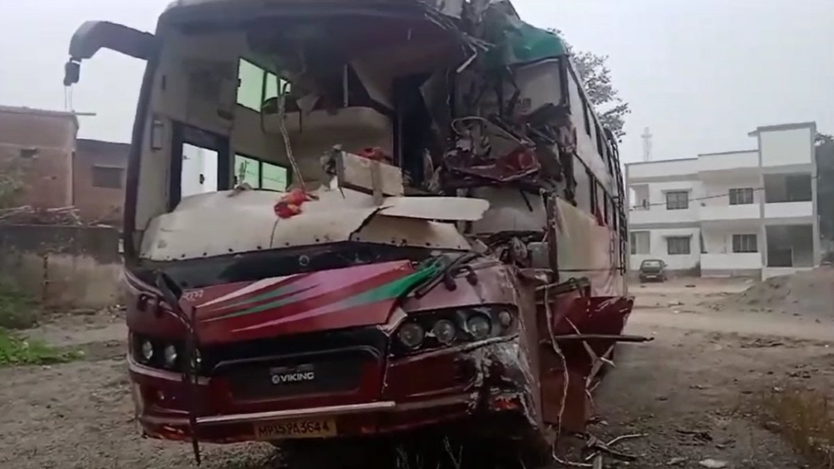 maihar, Bus ,parked truck, one dead