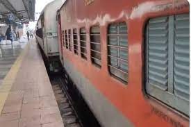 hydrabad, Three bogies , Charminar Express derailed