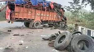 jagdalpur, One killed , two trucks