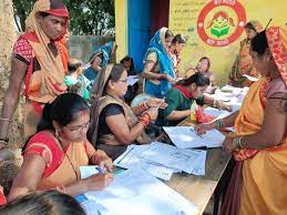 raipur,Mahtari Vandan Yojana,women filled applications 