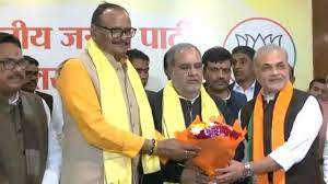 lucknow, Vibhakar Shastri,  joins BJP