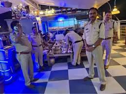 bhopal, Late night raid , excise team 