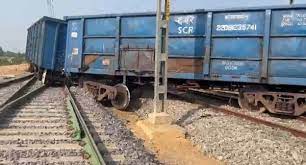 raigarh, coal loaded goods, train derailed