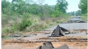 bijapur, Naxalites cut, Awapalli-Usur road