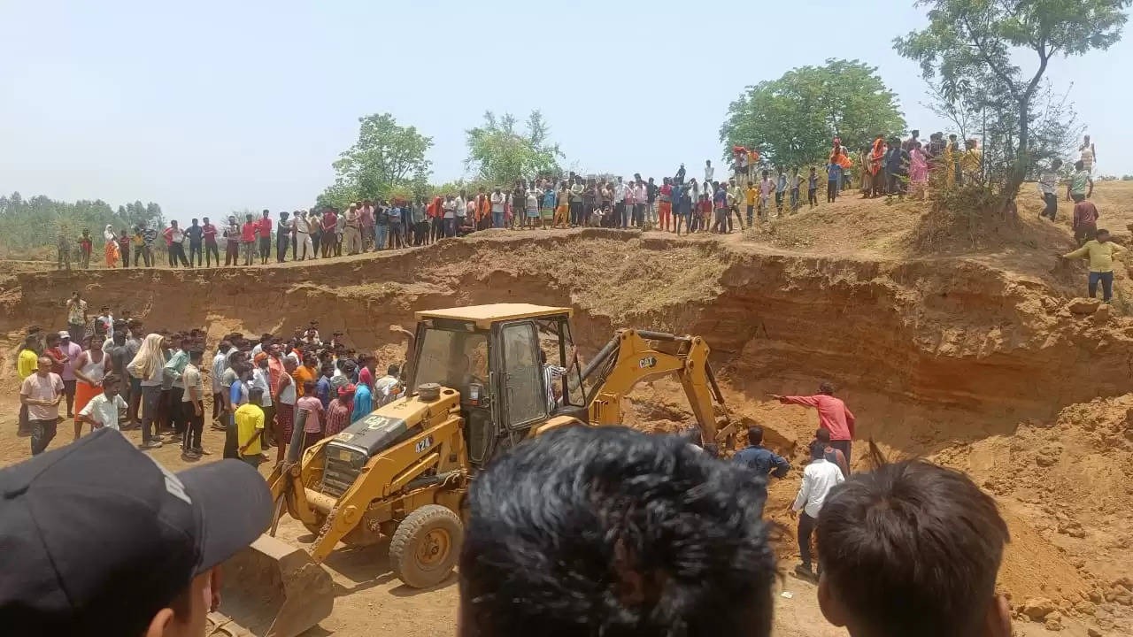 jabalpur, Seven laborers buried, illegal sand mine 