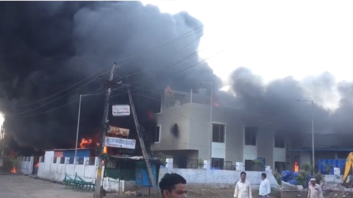 vidisha, Massive fire , pesticides factory 