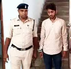 raipur, One accused hiding, girlfriend