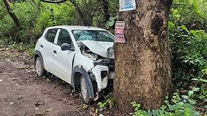 jagdalpur, Uncontrolled speeding car ,one injured