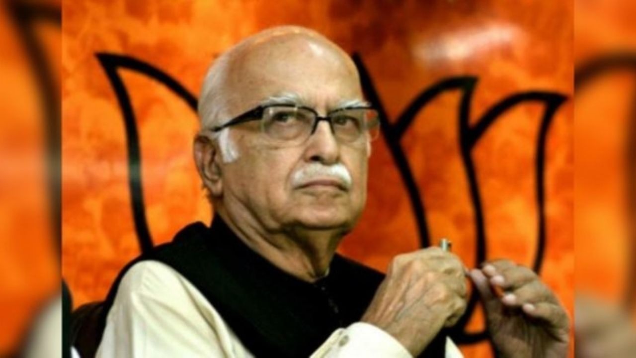 new delhi,  LK Advani admitted, Apollo Hospital 