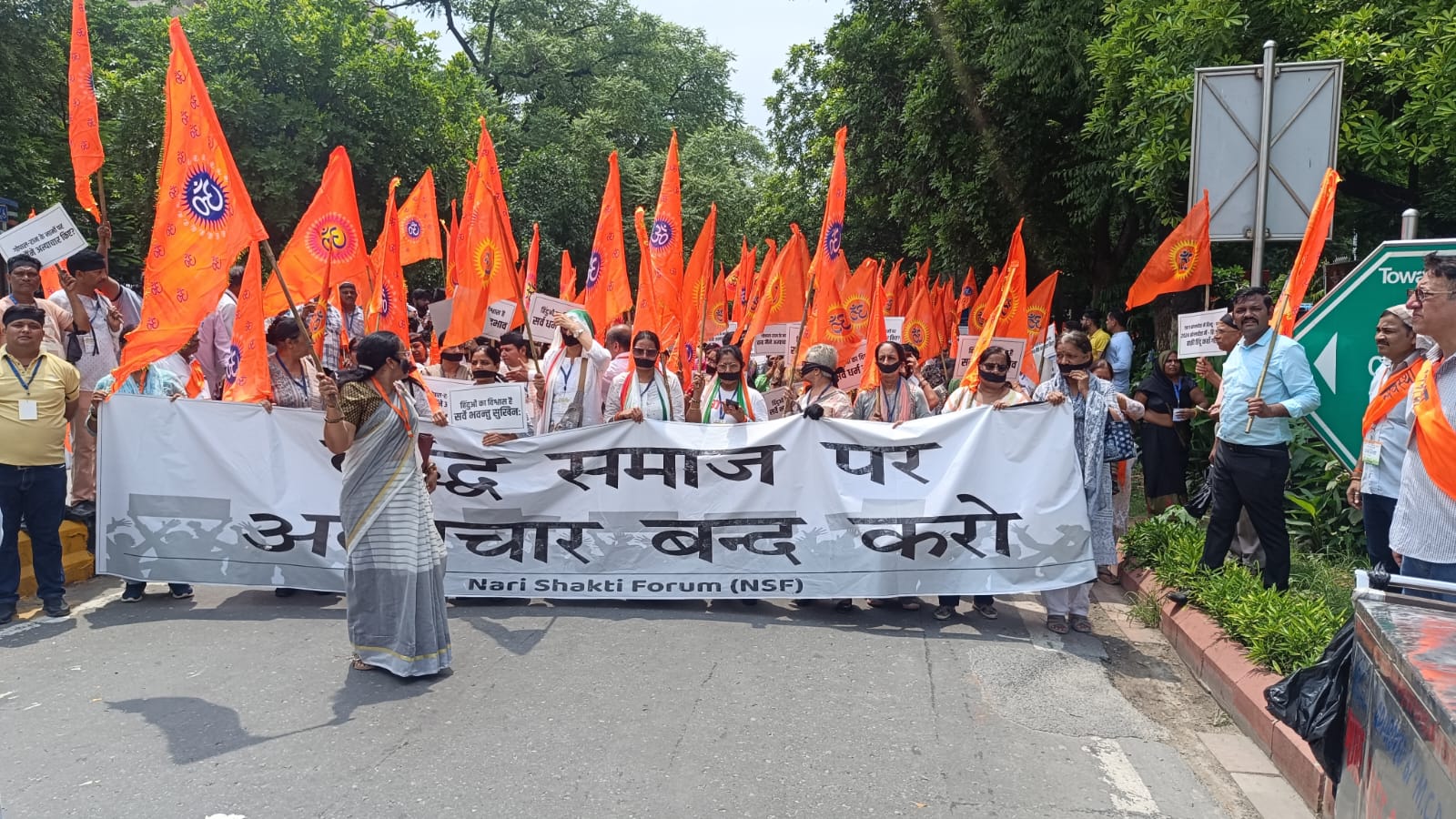 new delhi, Women, Hindus in Bangladesh