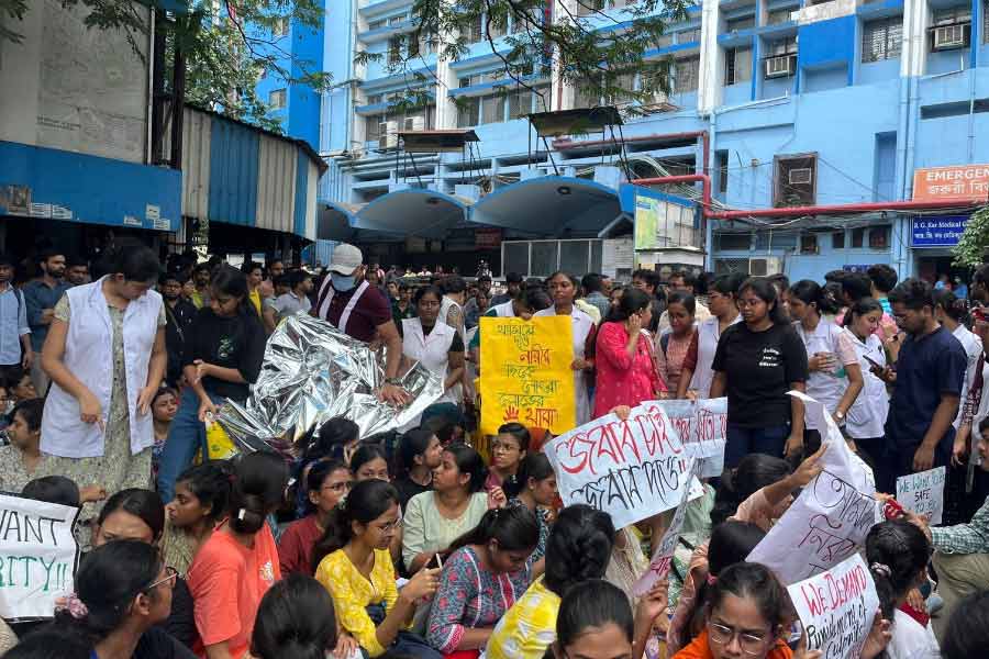 kolkata, West Bengal doctors ,end strike