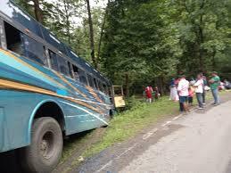 betul,  bus collided, dumper near Sarani