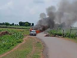 shivpuri, Fire breaks out , school van 