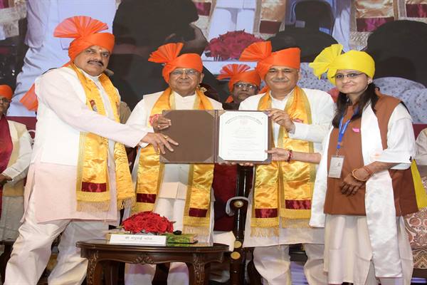 bhopal, Students , Governor Mangubhai Patel