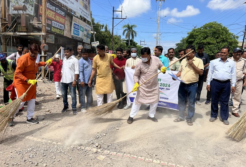 bhopal, Madhya Pradesh , Dr. Yadav