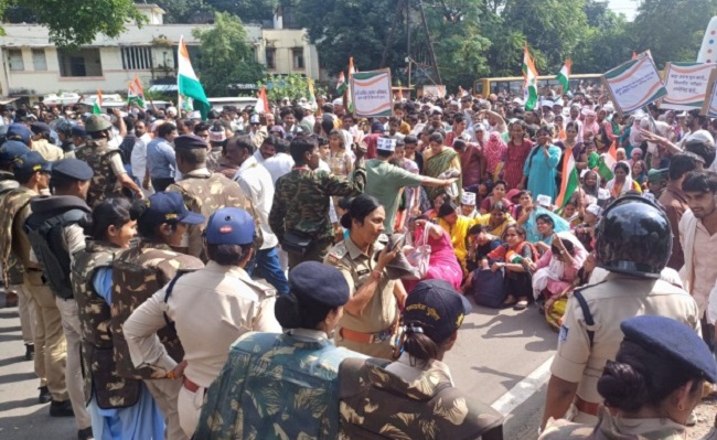 bhopal, Demonstration ,guest teachers  