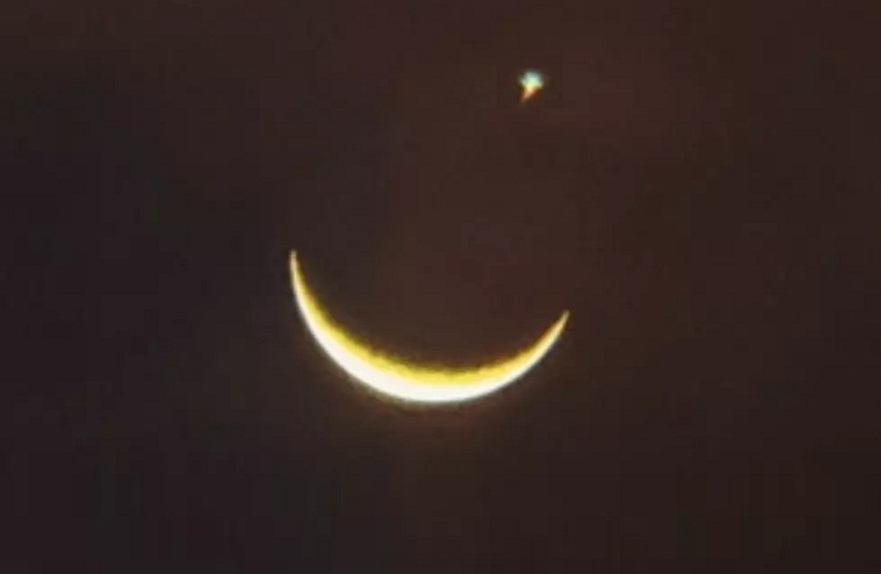 bhopal, Shining Venus ,Crescent Moon  