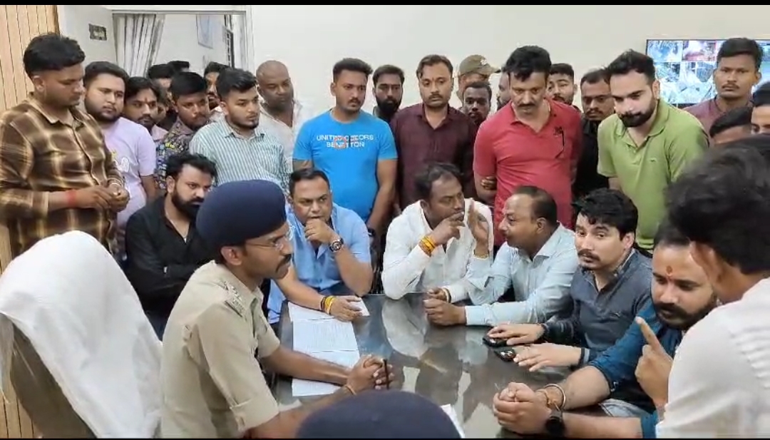 jabalpur,Dispute , BJP leader and police  