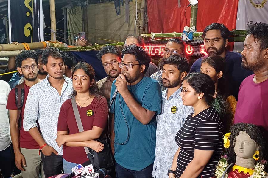 kolkata,Junior Doctors ,Bengal government failed