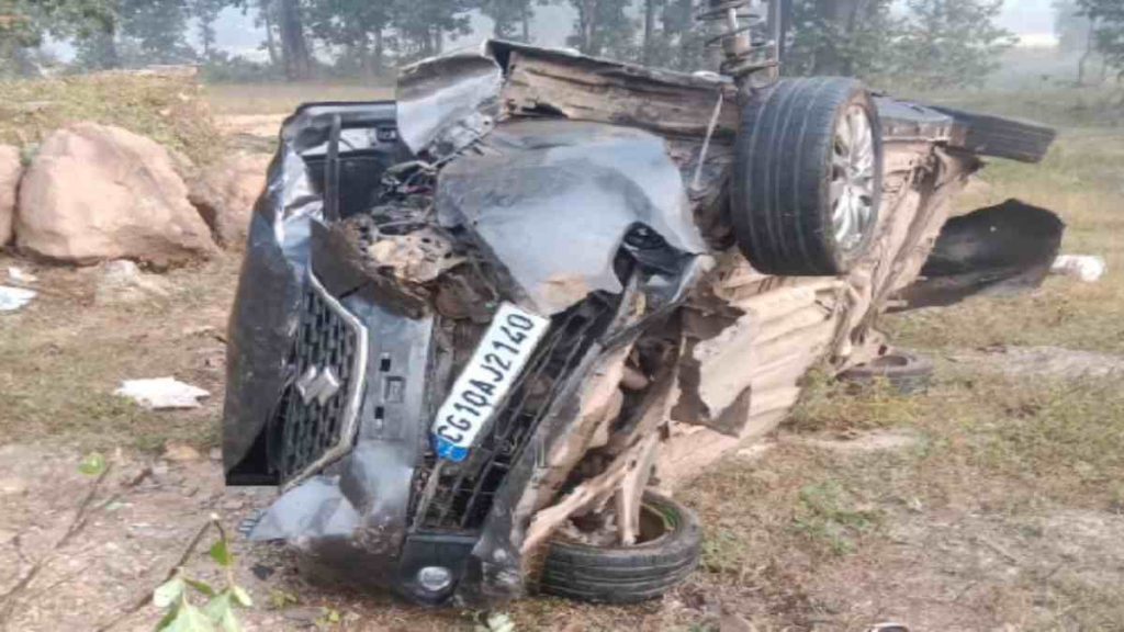 korba, Speeding car  , ditch 25 feet  