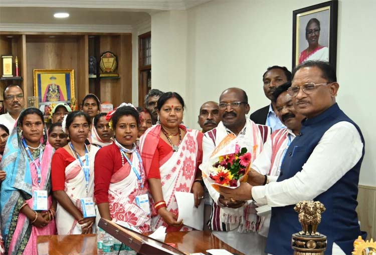 raipur, Artists of Mundari dancer, Chief Minister