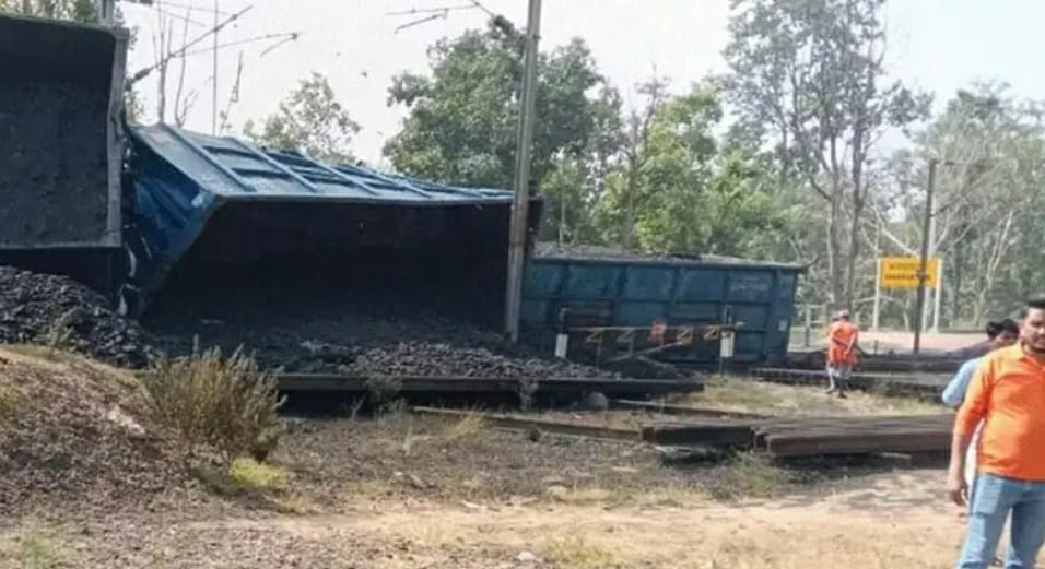 raipur,   goods train , Bhanwartank railway station 